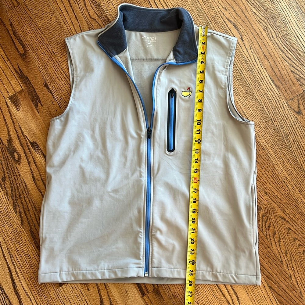 Masters Tech Gray full zipper vest. Size Medium. Excellent condition.